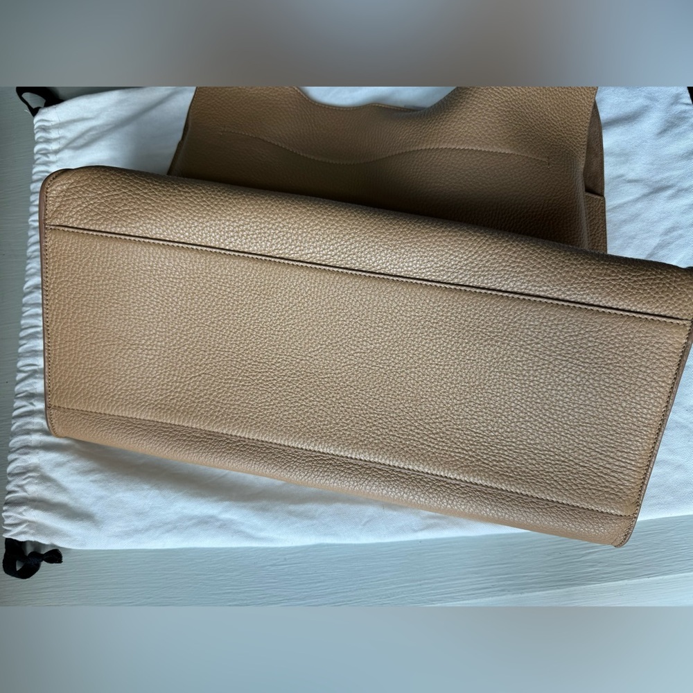 NWT Cuyana Oversized Double Loop Bag in Cappucino - Picture 8 of 17
